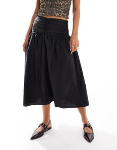 Rok by Pull&Bear Midi moment Hoge taille Ritssluiting aan de zijkant Geplooide taille Regular fit Formal Dress Shops, Jane Dress, Dress Rental, Leggings Sale, Dress Bra, Plus Size Skirts, Pull & Bear, Maxi Dress Trend, Hoodies For Sale