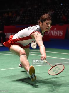 Badminton Pose Reference, Badminton Girl Aesthetic, Badminton Pose, Sport Poses, Badminton Photos, Life Drawing Reference, Olympic Swimmers, Sports Celebrities