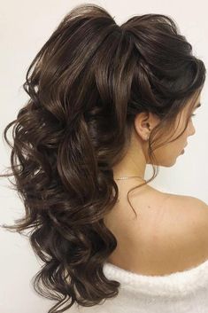 Sanggul Modern, Wedding Hairstyles Bride, Quince Hairstyles, Long Hair Wedding Styles, Peinados Fáciles Para Cabello Corto, Wedding Hair Inspiration, Voluminous Hair, Long Wavy Hair, Hairstyles For Long Hair