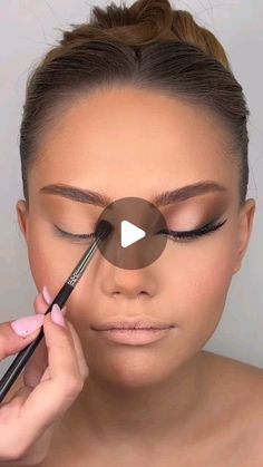 Neutral Eyeshadow Step By Step, Evening Make Up Ideas, Formal Gala Makeup, Make Up For Photo Shoot How To Do, Best Make Up For Brown Eyes, Wedding Makeup For Black Dress, Makeup Ideas For Christmas Party, Formal Eye Makeup Brown Eyes