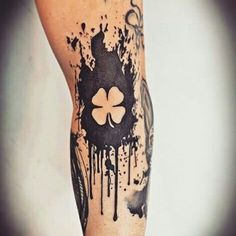 Clover Tattoo Black Clover Tattoo, Celtic Tattoos For Men, Tatuaje Trash Polka, Simple Tattoos For Guys, Clover Tattoos