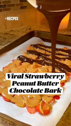 The Viral Strawberry Peanut Butter Chocolate Bark Recipe Peanut Butter Chocolate Bark, Strawberry Peanut Butter, Strawberry Snacks, Chocolate Bark Recipe, Healthy Sweet Snacks, Bark Recipe, Tasty Recipe, Easy Snack Recipes, Peanut Butter Chocolate