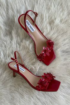 2 Inch Heels Steve Madden, Luxury Red Square Toe Heels, Luxury Red Heels With Almond Toe, Luxury Red Almond Toe Heels, Colorful Heels With White Dress, Heels For Women Classy, Red Vintage Shoes, Red Heels Short, Red Rose Heels