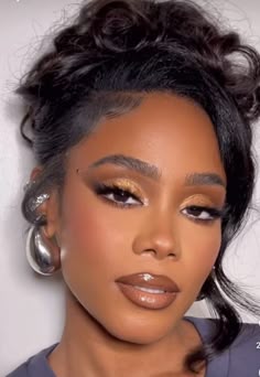 Neutral Gold Makeup Looks, Nude Make Up Glam, Brown And Gold Makeup Looks Black Women, Champagne Makeup Look Black Women, Gold Brown Makeup Looks, Gold Brown Eye Makeup, Sparkly Makeup Looks Black Women, Gold Make Up Looks Natural Makeup