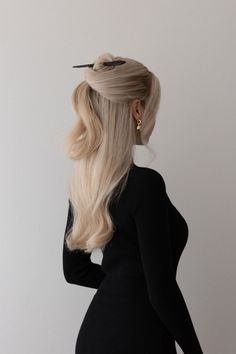 Half Up Half Down Hair Asian Hairstyles, Updo Hair Styles For Long Hair, Secretary Hairstyles, Long Blonde Hair Aesthetic, Long Hair Photoshoot Ideas, Long Hair Poses, Simple Long Hair Hairstyles, Extra Long Hairstyles, Black Fashion Aesthetic