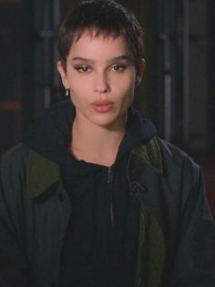 Zoe Kravitz Short Hair, Zoey Kravitz, Batman 2022, Selina Kyle, Shaved Head