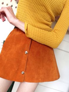 Make suede more wearable with a ribbed knit jumper and keep accessories to a minimum. Velma Dinkley, Minako Aino, Orange Outfit, Orange Aesthetic, Zara Sweater, Corduroy Skirt, Mode Inspo, Mellow Yellow