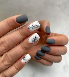 ¡Chicas, guardamos para no perder 📌😉! Kutek Disney, Hard Gel Nails, Bride Nails, Short Acrylic Nails Designs, Classy Nails, Fancy Nails, Chic Nails, Short Acrylic Nails