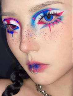 Infrared Makeup, Crazy Eye Makeup Looks, Cool Alt Makeup, Different Aestethics, Cool Make Up Looks, Chromatic Makeup, Futuristic Makeup Sci Fi, Clown Oc Drawing