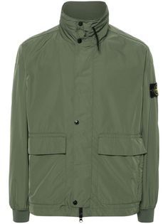 olive green twill weave stand-up collar concealed hood long sleeves signature detachable Compass badge ribbed cuffs two side flap pockets two side zip-fastening pockets internal logo tag drawstring hem concealed front zip fastening front press-stud fastening Br Style, Pet Style, Twill Jacket, Twill Weave, Logo Tag, Sports Jacket, Stone Island, Green Jacket, Embroidered Shirt