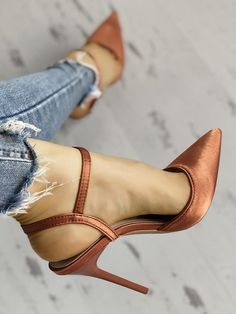 30 Summer Shoes Heels For Ending Your Summer #sandalsheels #zapatos #shoes #tacones Heel Sandals Outfit, Daily Shoes, Summer Heels, High Heel Pumps, Shoe Style, Heeled Sandals, Womens High Heels