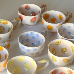 Ceramic Pots Painting Ideas, Ceramic Pottery Mugs Design, Cool Mug Designs Ceramics, Simple Painted Pottery Ideas, Fruit Ceramic Mug, Creative Mug Designs, Cute Mugs Pottery, Fruit Ceramic Painting, Painting Ideas On Mugs