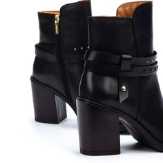 Find your Women's Leather Shoes RIOJA W7Y-8940 in Pikolinos. Up to -40%. FREE Return and delivery! Midi Boots, Women's Leather Shoes, Western Ankle Boots, The Cowboy, Leather Accents, Black Boots Women, Fashion Board, Leather Shoes Woman, Hello Gorgeous