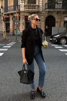 Black Loafer Outfits Women, Outfit With Loafers Women, Loafers Shoes Outfit, Loafer Outfits Women, Black Loafers Outfit, Loafers For Women Outfit, Fall Business Casual Outfits, Business Professional Outfits