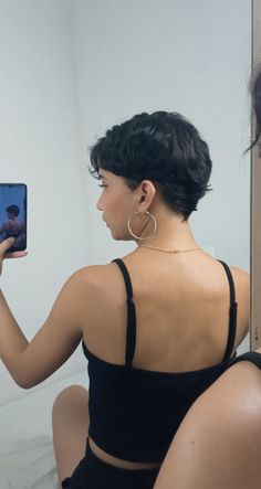 Latina Pixie Haircut, Very Short Hair Aesthetic, Y2k Pixie Cut, Pixie Cut Ondulado, Ulzzang Hair, Short Hair Tomboy, Short Sassy Hair, Peinados Fáciles Para Cabello Corto