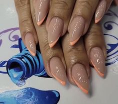 Almond Nails With Line Design, Almond Shape Nails Designs Fall, Black Women Almond Nails, Nails Ideas On Dark Skin, Nail Ideas Almond Shape Classy, Classy Nude Nails Almond, Fail Nails Designs, Oval Nails Black Women, Classy Nails Almond Shape