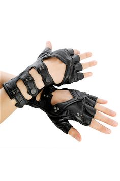 Sleek mid-length, fingerless leather glove with cut out. Mid-length/Above the wrist 100% soft goat leather 3 straps with snap closure Stud detailing Designed by Steam Trunk Made in Small Batches by Five and Diamond SIZING :: Knuckle: XS: under 7" S: 7.25"-7.75" M: 7.75"-8.25" L: 8.25"-8.75" Cuff (top of glove): XS: under 6" S: 6"-7" M: 7"-8" L: 8"-9" Steam Trunk, Apocalypse Fashion, Fingerless Leather Gloves, Gloves Fingerless, Apocalyptic Fashion, Diy Vetement, Cyberpunk Fashion, Gloves Black, Futuristic Fashion