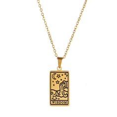 -Collar con dije de Tarot -Color dorado -El regalo ideal. Tarot Design, Card Necklace, Niche Design, Steel Necklace, Color Dorado, Tarot Card, Dog Tag Necklace, The Moon, Lobster Clasp