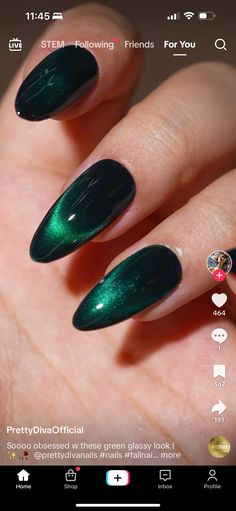 Dark Green Cateye Nails, Emerald Cat Eye Nails, Dark Green Cat Eye Nails, Emerald Green Cat Eye Nails, Cats Eye Nails Design Ideas, Green Cat Eye Nails, Cat Eye Nails, Chic Nails, Nails Inspo