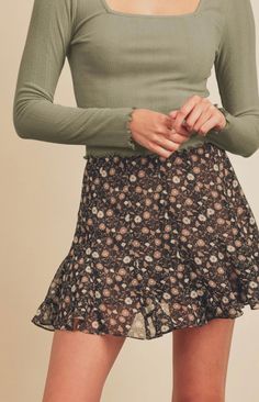 About -Mini Skort -100% Polyester -Zipper Closure -Hand Wash -Dainty Print Step out in style in this dainty print skort. What is a skort you ask? Well... it's the look of a skirt but with the added bonus of shorts. This mini style is easily dressed up with a bootie, but you can pop on sneaker and wear this during the day. We love both the animal print option as well as the dainty daisy print as well. It’s the perfect feminine piece to mix into your wardrobe. Skort Outfit, Flared Mini Skirt, Talk Of The Town, A Skirt, Daisy Print, Outfit Combinations, Cute Simple Outfits, Pleated Mini Skirt, Tennis Skirt