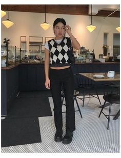 Argyle Vest Outfit, Surfer Outfit, Argyle Vest, Dr Martens Outfit, Outfits Primavera, Sweater Vest Outfit, Converse Outfits, Tennis Skirt Outfit, Argyle Sweater Vest