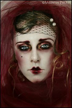 1910s Makeup, Valentin Perrin, Avantgarde Makeup, Drag Aesthetic, Circus Makeup, 1920s Makeup, Drag Make-up, Theatre Makeup, High Fashion Makeup