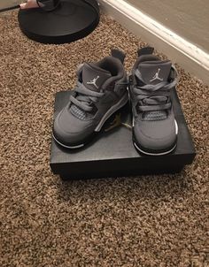 Baby Boy Jordan Outfits, Jordan For Kids, Baby Jordan Shoes, Kids Shoes Boys, Trendy Baby Shoes, Jordan Retro 4