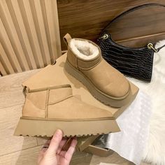 Fur Snow Boots, Fur Ankle Boots, Winter Shorts, Casual Ankle Boots, Warm Snow Boots, Chelsea Ankle Boots, Sheepskin Boots, Casual Flat Shoes, Snow Boots Women