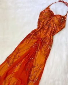 Orange Outfits Aesthetic, Orange Prom Dresses, Prom Dress Inspo, Cooler Style, Classy Prom Dresses, Tulle Sleeves, Beaded Prom Dress, Fairy Clothes, Prom Dress Inspiration