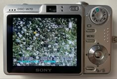 a digital camera is shown displaying the screen