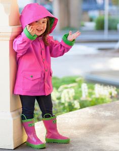 OAKI loop handle boots are designed to keep feet dry and comfortable in the muckiest of puddles, so your little adventurer can play all day in any weather! Features: 100% rubber exterior resists water and keeps feet dry. Our proprietary rubber blend offers superior flex and rebound and reduces odor. Ergonomic zero-drop heel helps children develop strength and stability and encourages good posture. Easy-on loop handles help kids get their boots on independently, so parents and teachers have less Rubber Outfit, Rain Suit, Play All Day, Blue One Piece, Rain Pants, Good Posture, Rain Boot, Help Kids, Mini Fashion