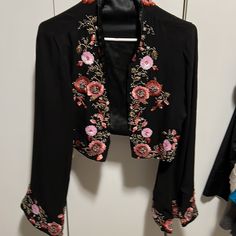 Silk Long Sleeve Jacket. No Front Closure. Can Be Worn With A Dressy Dress, Jeans, Sun Dress, Etc. Looks To Be In Perfect Condition. Never Worn. Bell Shaped Sleeves. Formal Jackets For Women, Long Jackets For Women, Dressy Dress, Jacket Ideas, Upcycle Clothes Diy, Costume Sewing Patterns, Dress Jeans, Embellished Jacket, Cute Nike Shoes