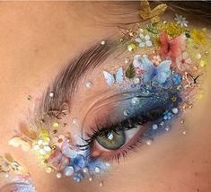 Dried Flower Makeup Look, Flower Fairy Makeup, Flowers On Face, Flower Eyeshadow, Power Eyes, Garden Makeup, Traditional Makeup, Witty Sayings