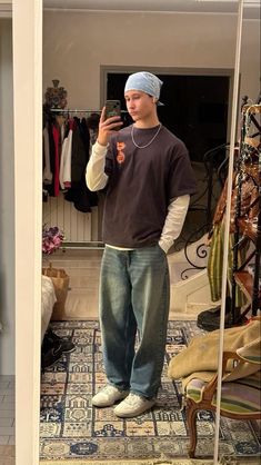 Baggy Thrifted Outfits Men, Guy Baggy Outfit, Y2k Skater Outfits Men, Real Y2k Men, Men Fashion Inspo Outfits, Y2k Mens Outfits Aesthetic, Y2k Outfit Ideas Men, Streetwear Fashion Men Y2k, Fashion Outfits Guys