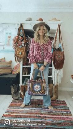 Spring Boho Outfits 2023, Middle Age Boho Style, Dressy Boho Outfit, Boho Style For Women Over 50, Over 50 Boho Fashion, Boho Fashion Over 50 Bohemian, Mode Hippie Boheme, Fall Hippy Outfits, Bohemian Style Clothing For Older Women Boho Chic Summer Outfits