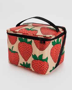 Puffy Cooler Bag : Strawberry - Baggu Drinks And Snacks, Scrap Material, Sac Lunch, Snack Packs, Deep Winter, Polyethylene Terephthalate, Lunch Snacks, Trail Mix, Cooler Bag