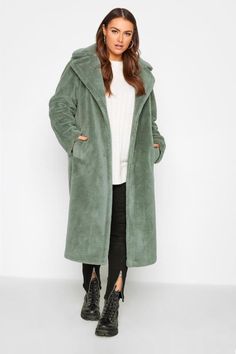 Plus Size Winter Coats, Plus Size Winter, Soft Teddy, Curve Fashion, Maxi Coat, Plus Size Coats, Teddy Coat, Fall Coat, Green Coat