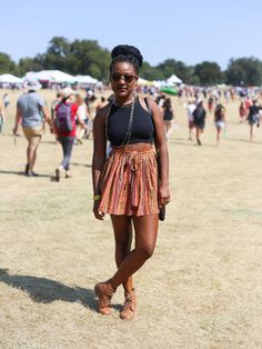 The best-dressed music fans spotted at ACL Fest - CultureMap Austin Pair Costumes, Festival Flower Crown, Costume Store, Dress Appropriately, Floral Robes, Tent Dress, Asos Dress, Music Fans