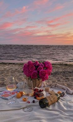 summer beach picnic aesthetic wallpaper Romantic Dates, Beautiful Places To Travel