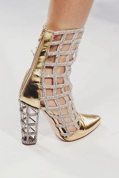 Balmain Spring 2014 Rustic Boots, Gold Diggers, Shoe Technology, Ugly Shoes, Shoes World, Plastic Shoes, Caged Sandals, Old Shoes