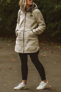 Karin Emily, Simple Winter Outfits, Breezy Outfit, Winter Travel Outfit