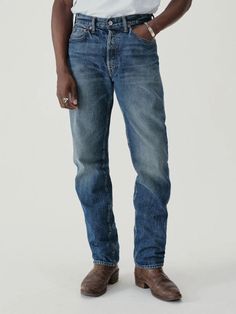 M032 Japanese Loomstate Selvedge Cowboy Cut Jean - Buck Mason- Modern American Classics American Wardrobe, Fall Tee Shirts, Fall Outerwear, Japanese Selvedge Denim, Usa Jeans, Italian Dress, Usa Tee, Denim Short Dresses, Japanese Denim