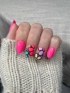 Fun Colorful Nails, Summer Bright Nails, Mint Green Nail Designs, Flower Acrylic Nails, Lisa Nails, Inspirational Nails, Teacher Nails, Mint Green Nails, Nails Flower