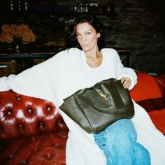 Bella Hadid Whats In My Bag, Isabella Hadid, In My Bag, What In My Bag, Life Is Too Short, My Bag, Models Off Duty