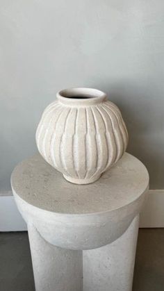 Ceramic vase with curved detailing  Color: beige hue Perfect for adding a unique touch to any space, bar or counter, bathroom, coffee table, or office. Vase Gres Beige, Stone Vase, Keramik Vase, Ceramic Vase, Home Accents, Shop House, Halloween Shopping, Home And Living, Coffee Table