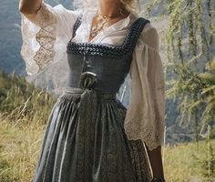 Ren Faire Outfits, Fest Outfits, Lena Hoschek, Old Fashion Dresses, Fantasy Dresses, Fairytale Dress, Medieval Fashion