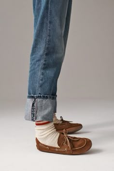 Shop our Yachting Day Boat Shoes at FreePeople.com. Boho clothing for the creative spirit- free worldwide shipping. Boat Shoes Aesthetic, Boat Shoes With Socks, Boat Shoes Outfit Women's, Dockside Shoes, Boat Shoes Outfit, East Coast Fashion, Upcoming Fashion Trends, Cold Fashion, Womens Boat Shoes