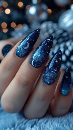 Moody Winter Nails, Gothmas Nails, Navy Christmas Nails, Creepy Christmas Nails, Gothic Christmas Nails, Toes Nails