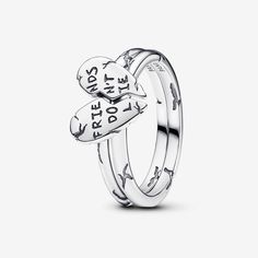 The Stranger Things Friends Don't Lie Splittable Ring is crafted from sterling silver and features a heart motif that splits to reveal the engraving "FRIENDS DON'T LIE." Perfect for everyday styling, its beaded design channels retro friendship bracelets. Wear it solo or share it with your best friend to symbolize your unbreakable bond. - Pandora Stranger Things Friends Don't Lie Splittable Ring - Sterling silver - Sz. 6 Stranger Things Friends, Friends Dont Lie, Charms Disney, Pandora Essence, Friend Rings, Bracelet Tennis, The Stranger, Heart Motif, Romantic Jewellery