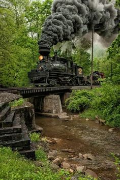 Foto Steam Engine Trains, Scenic Railroads, Train Art, Train Photography, Old Trains, Trainspotting, Old Train, Steam Train, Train Pictures